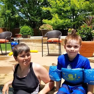 Meet your Posher, Deena